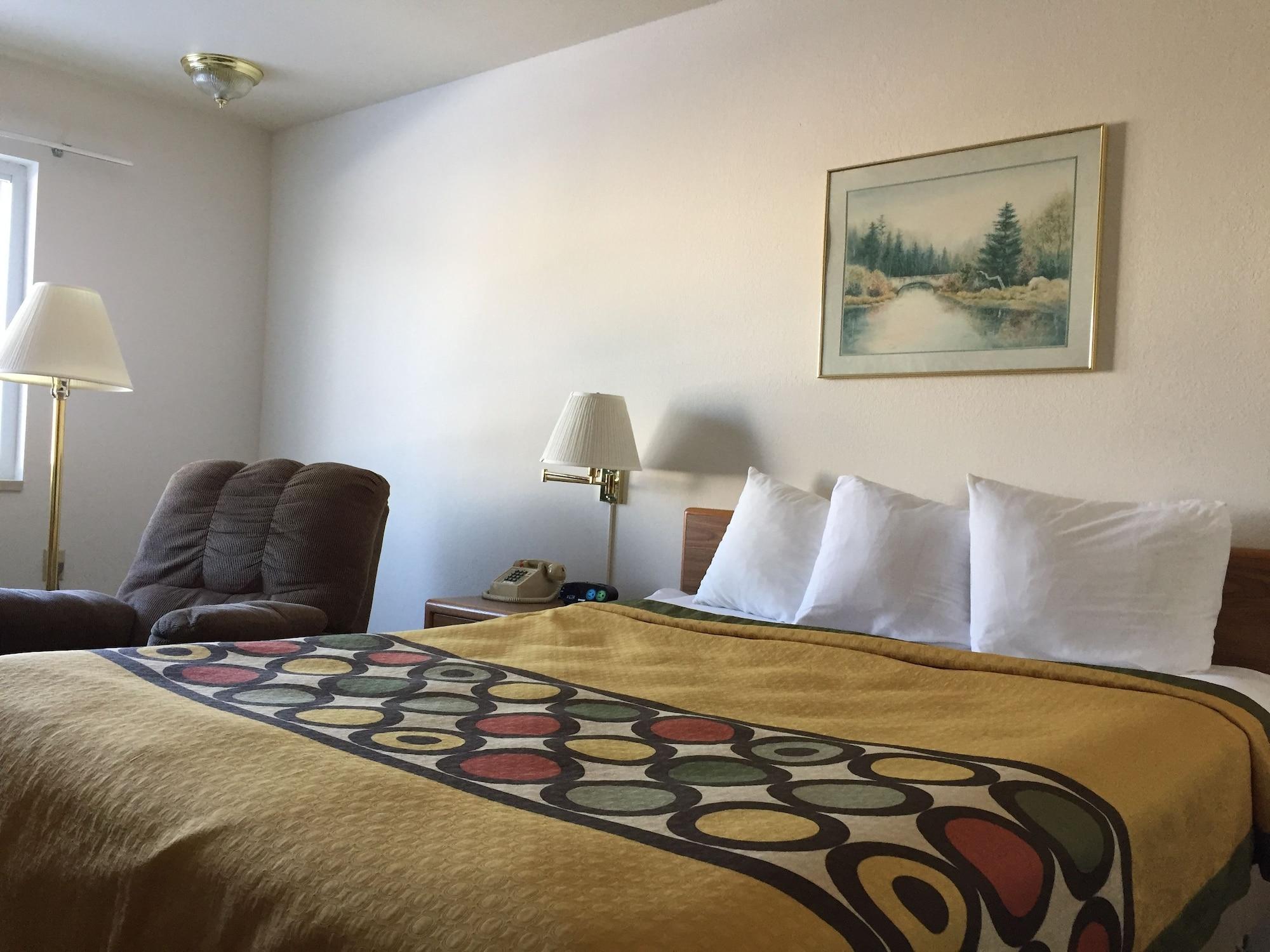 Super 8 By Wyndham Escanaba Luaran gambar