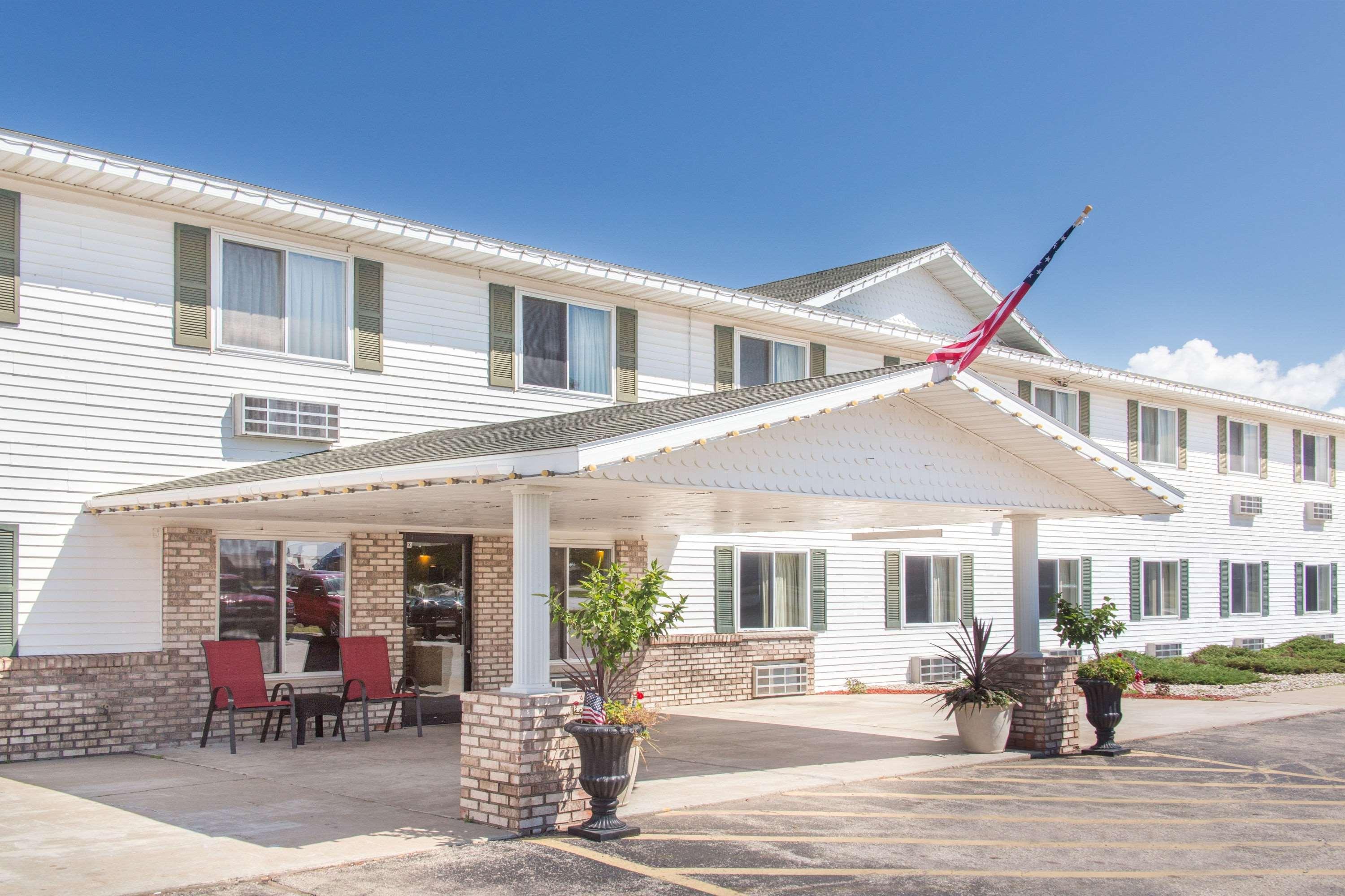 Super 8 By Wyndham Escanaba Luaran gambar