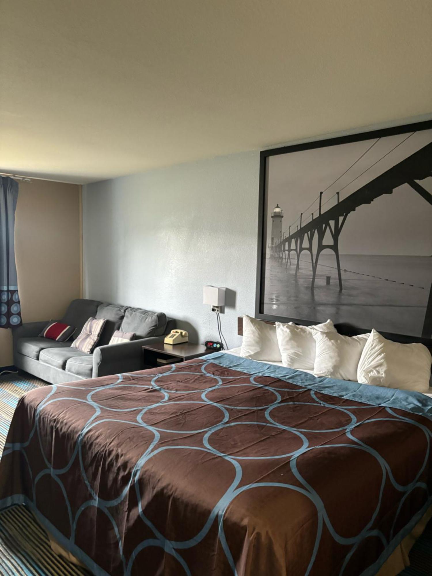 Super 8 By Wyndham Escanaba Luaran gambar